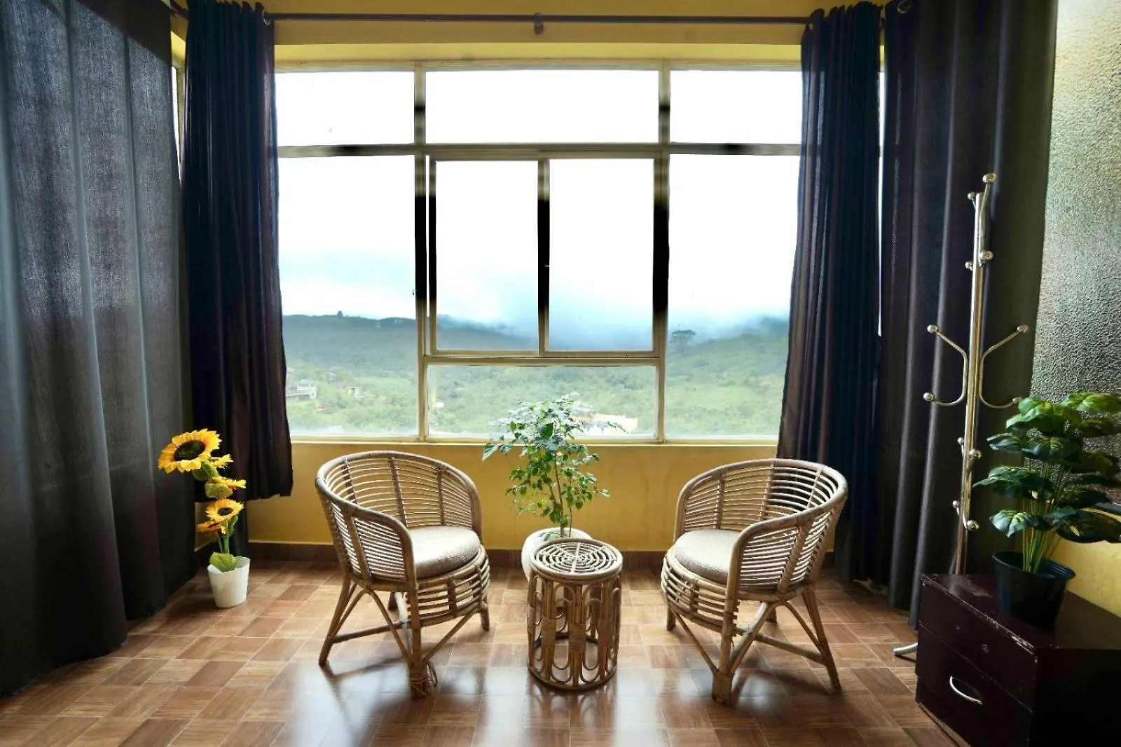 Vaga Hills Resort By Red Rabbit 바가몬